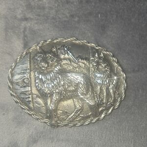 Elegant Silver Wolf Belt Buckle